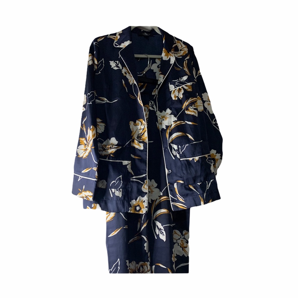 2 piece blazer and pants outfit